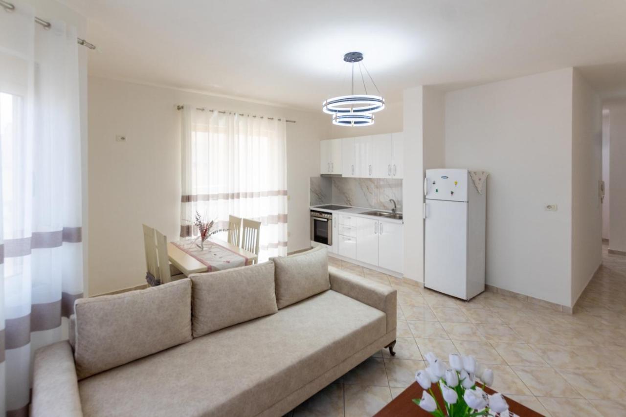 Spacious 2 Bedroom Apartment In Durres Beach Buitenkant foto