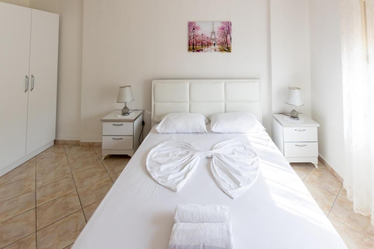 Spacious 2 Bedroom Apartment In Durres Beach Buitenkant foto