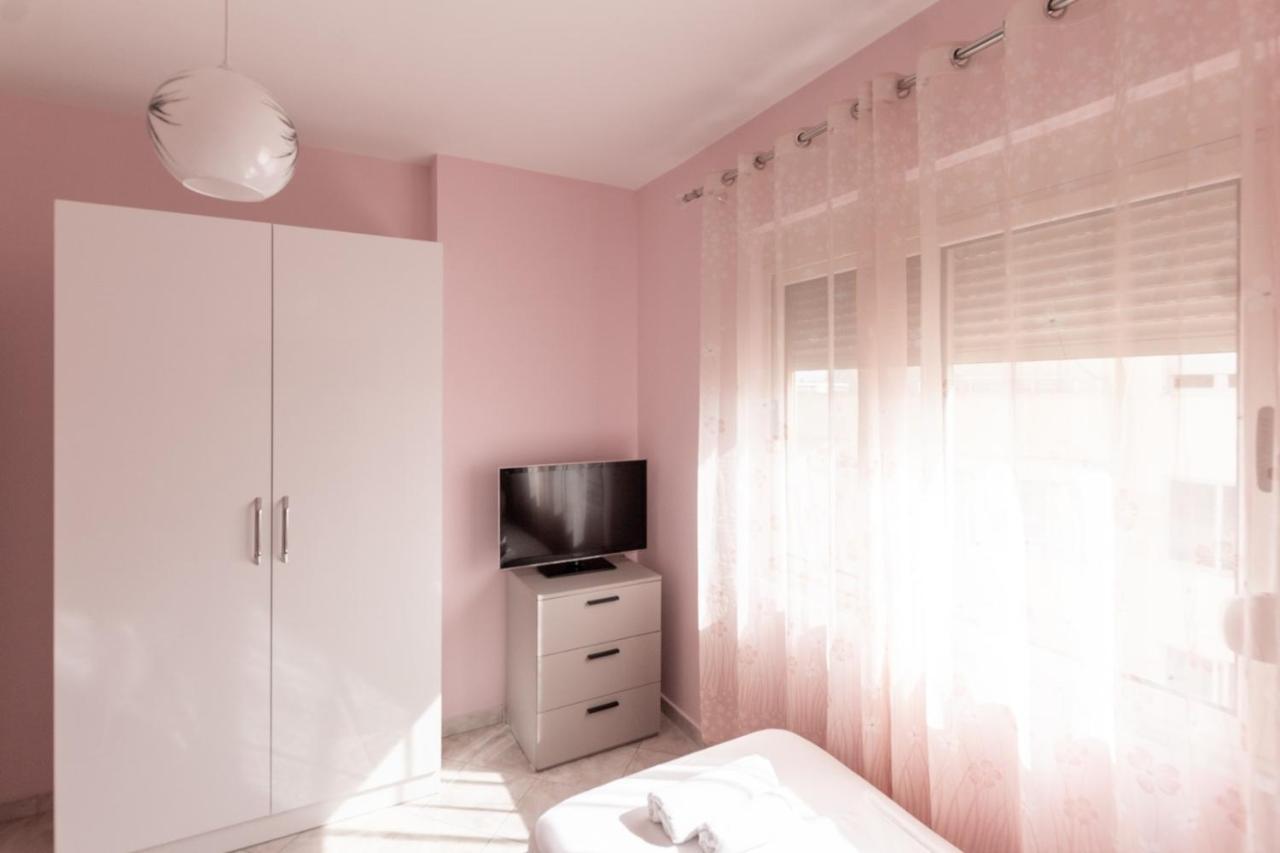 Spacious 2 Bedroom Apartment In Durres Beach Buitenkant foto