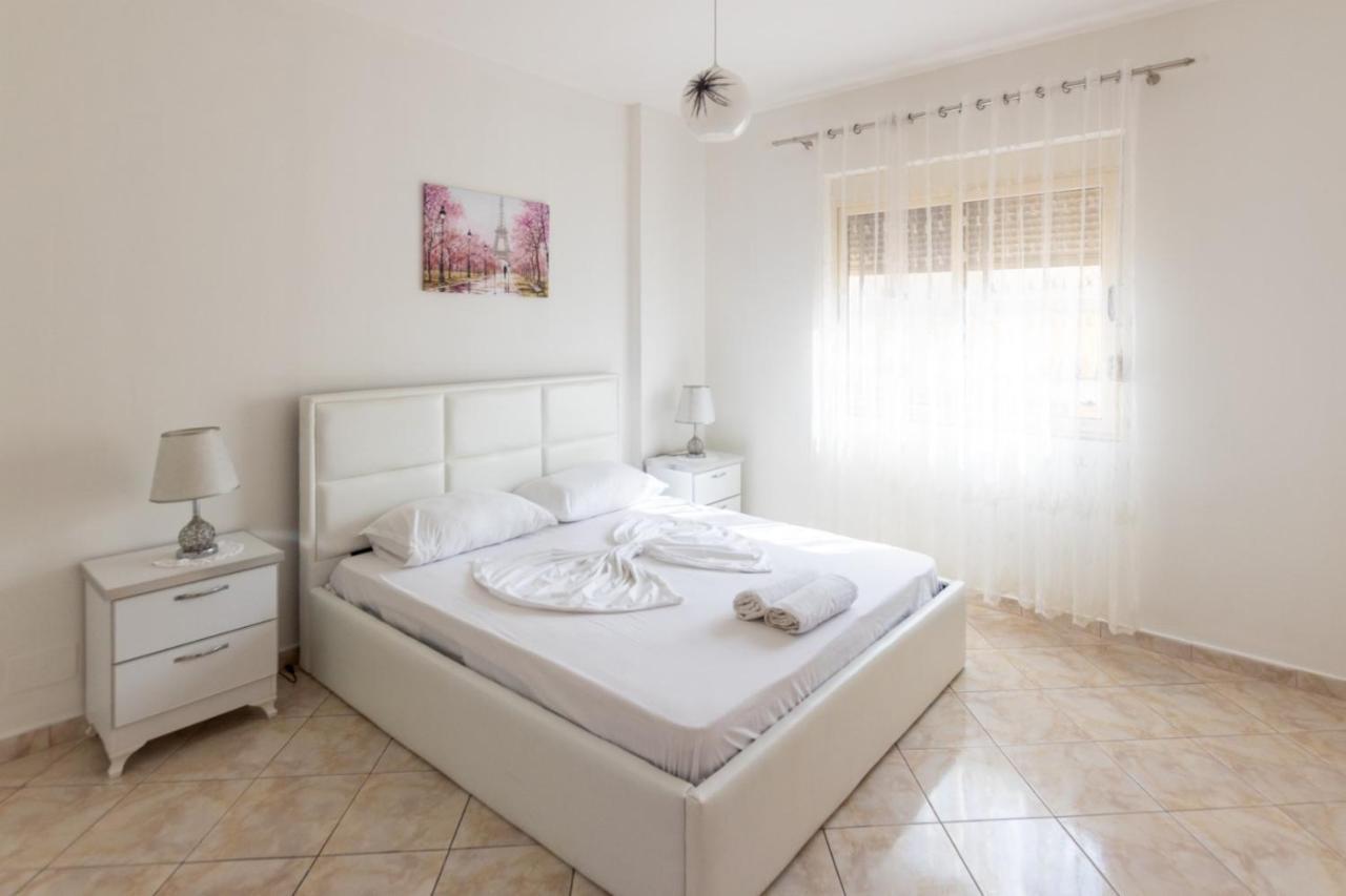Spacious 2 Bedroom Apartment In Durres Beach Buitenkant foto
