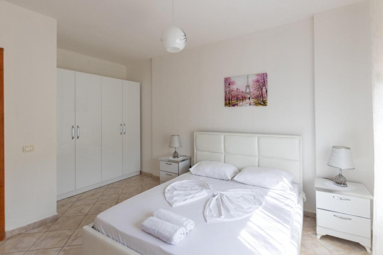 Spacious 2 Bedroom Apartment In Durres Beach Buitenkant foto